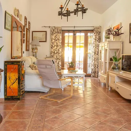 La Casa Amarilla Сasa de vacaciones *